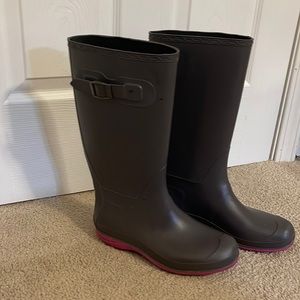 Women’s Kamik Grey and Pink Rainboots